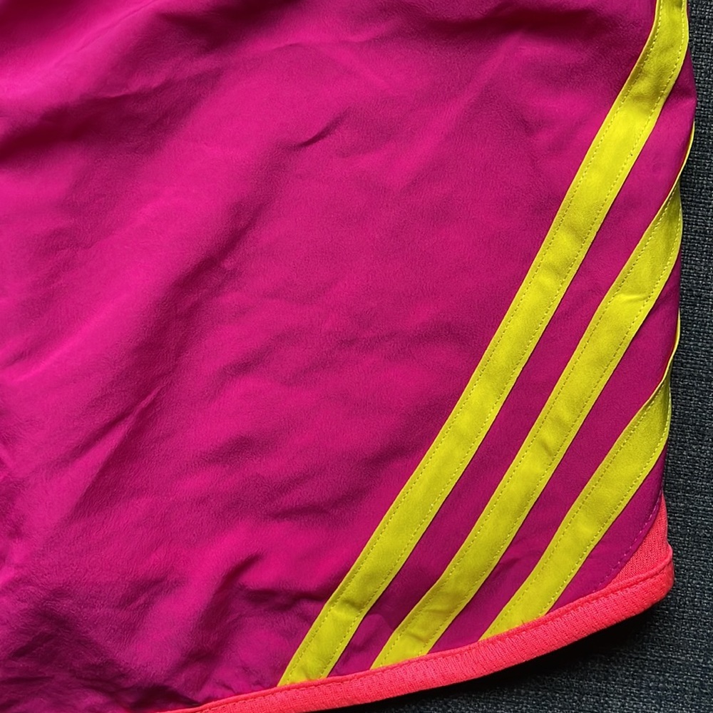 NWT Adidas curve shorts, size medium, blast pink / red zest - Picture 5 of 9